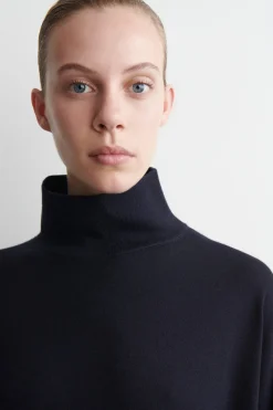 MERINO WOOL TURTLENECK SWEATER