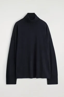 MERINO WOOL TURTLENECK SWEATER