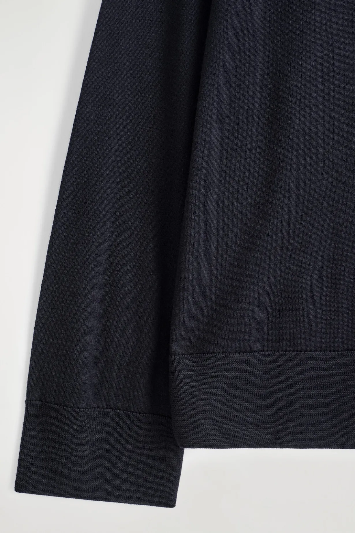 MERINO WOOL TURTLENECK SWEATER