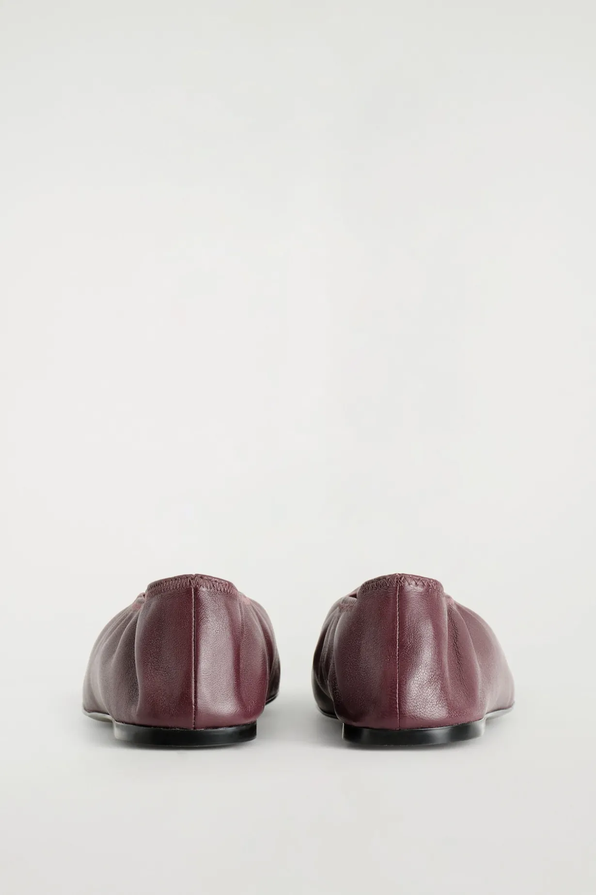 MINIMAL LEATHER BALLET FLATS