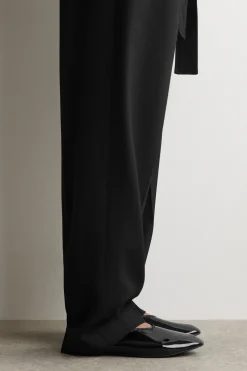 MINIMAL PATENT LEATHER BALLET FLATS