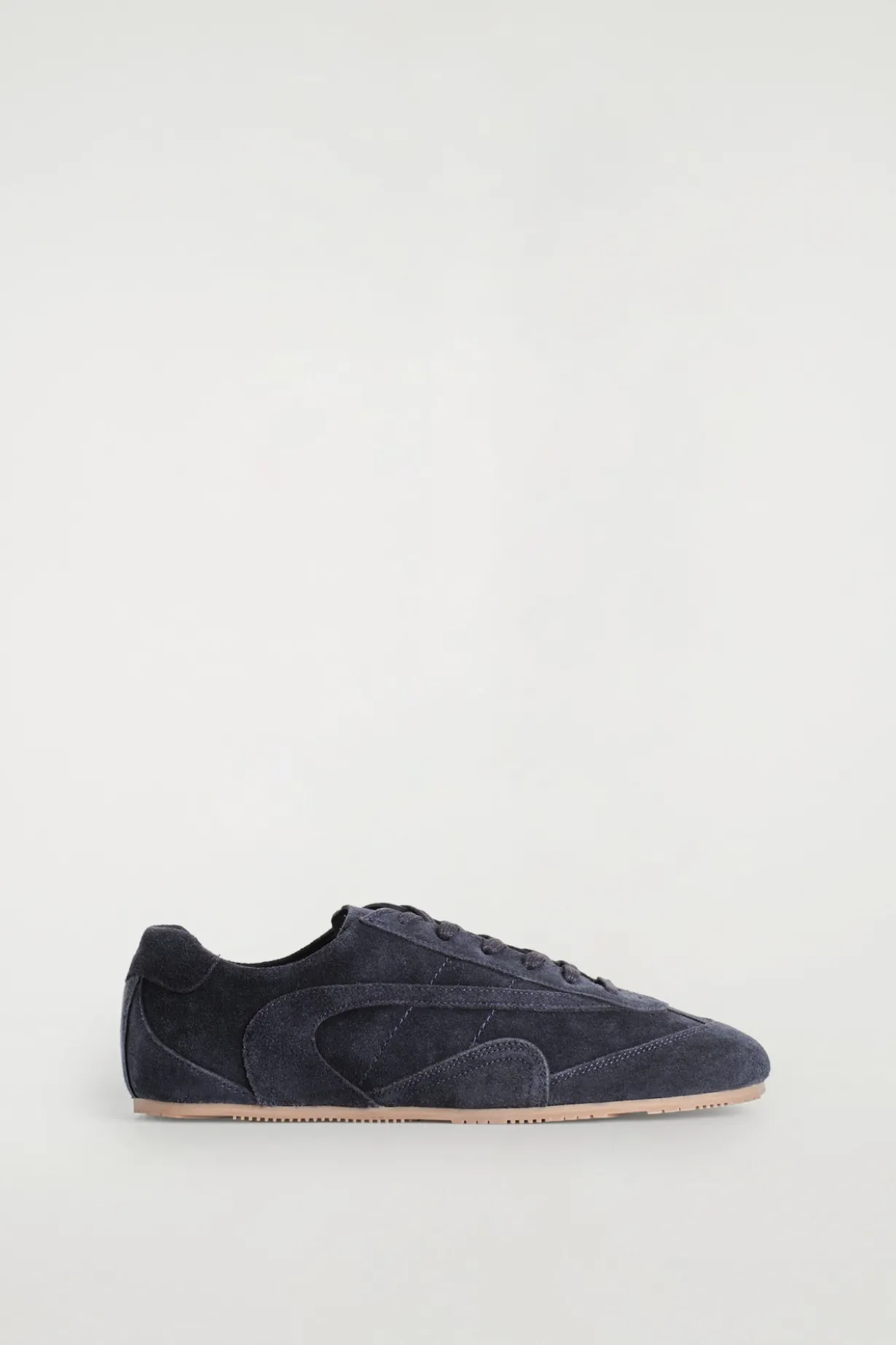 MINIMAL SUEDE SNEAKERS