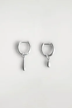 MISMATCHED TEARDROP HOOP EARRINGS