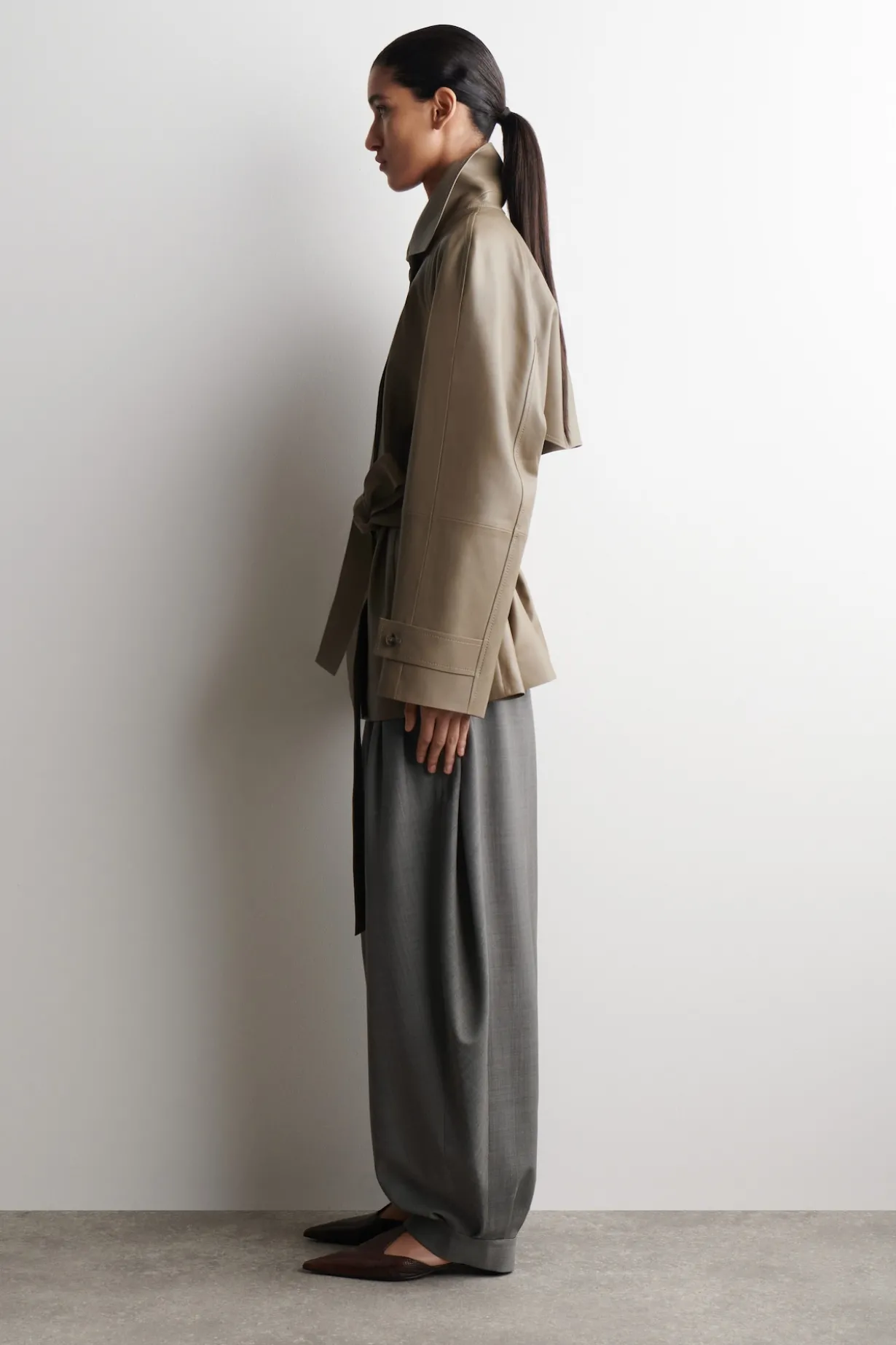 mock-NECK LEATHER SHORT TRENCH COAT