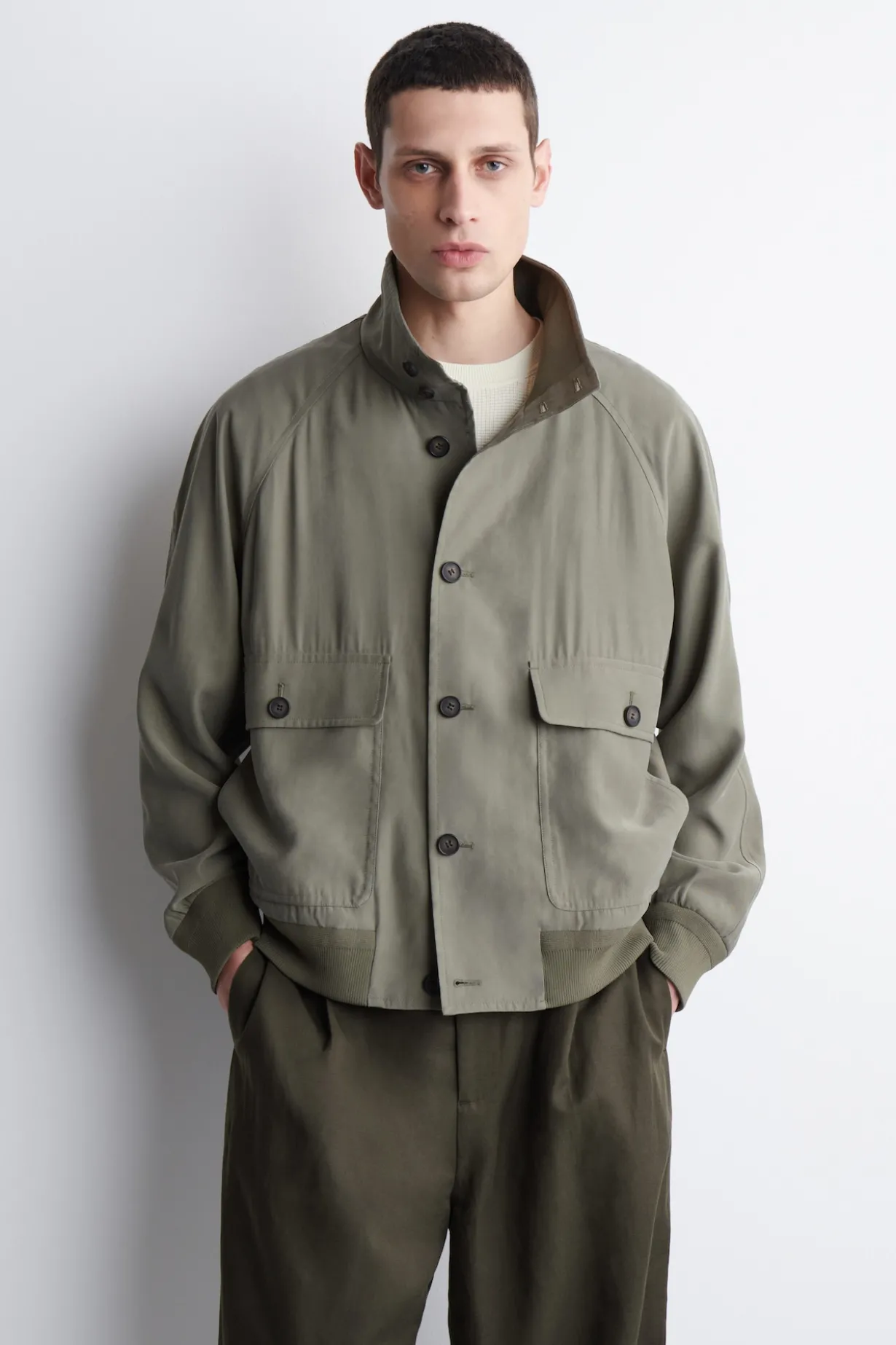 MOCK-NECK TWILL BLOUSON JACKET