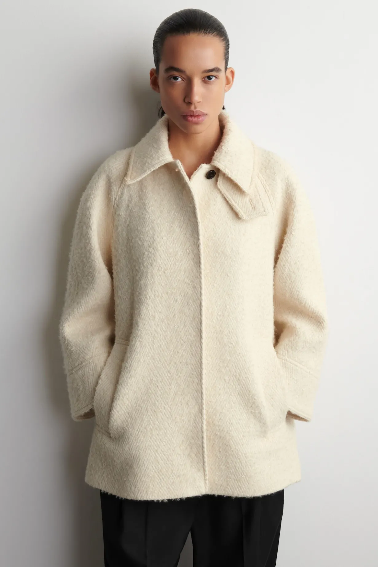 MOCK-NECK WOOL-HERRINGBONE SHORT COAT