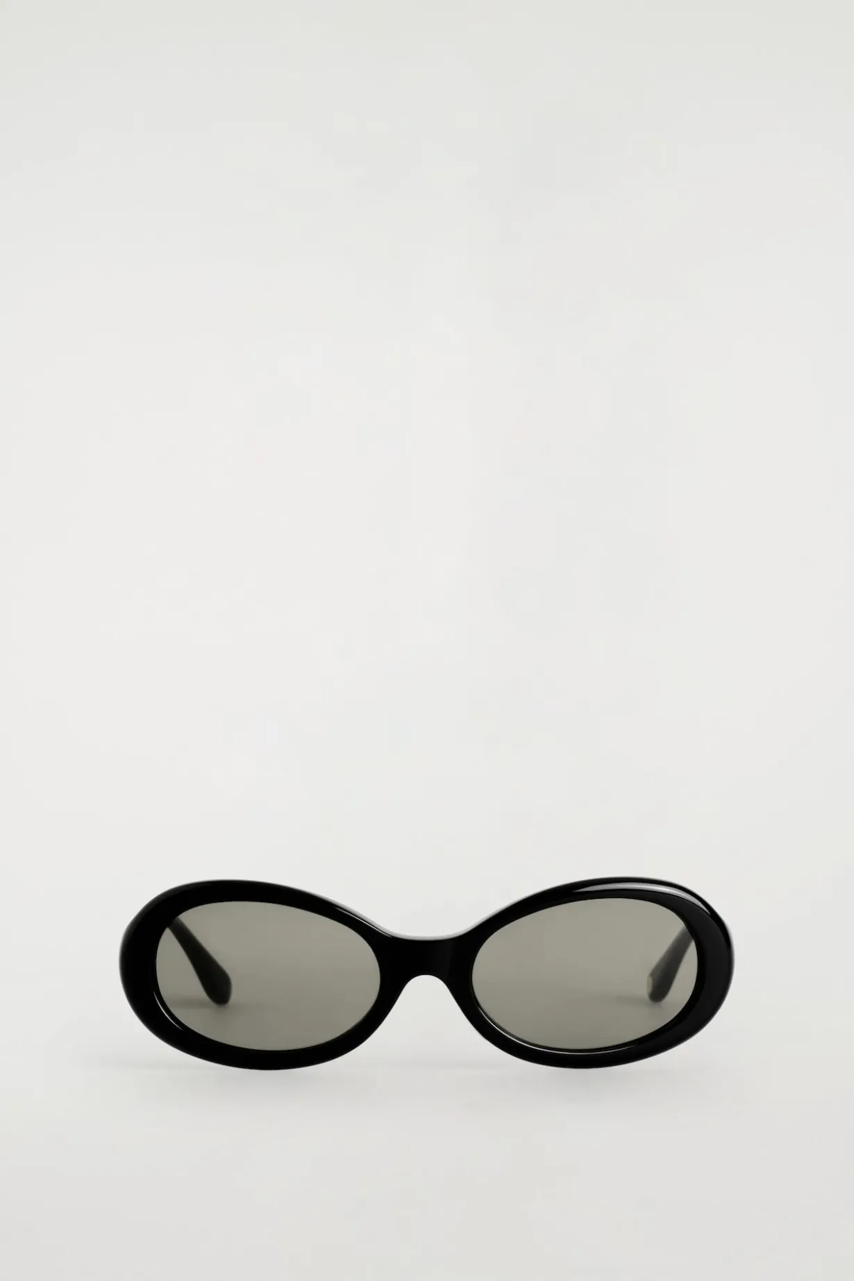 OVAL SUNGLASSES