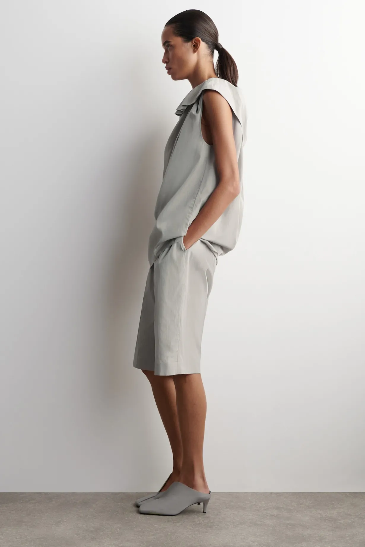 OVERSIZED DRAPED TOP