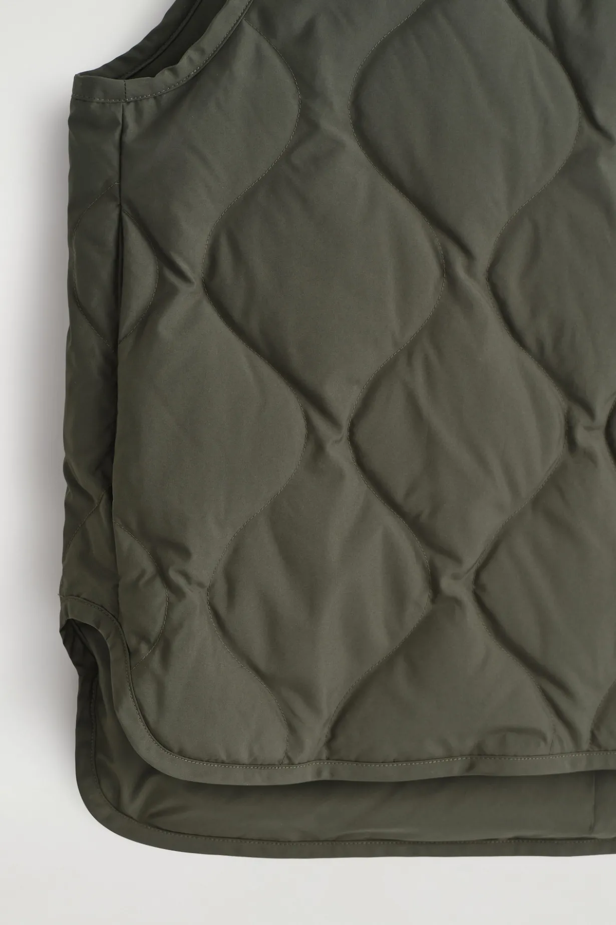 OVERSIZED QUILTED DOWN GILET