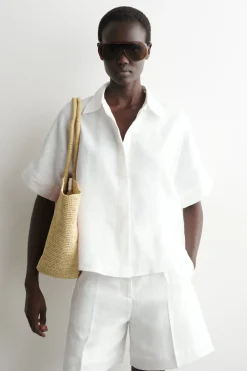 OVERSIZED SHORT-SLEEVED LINEN SHIRT