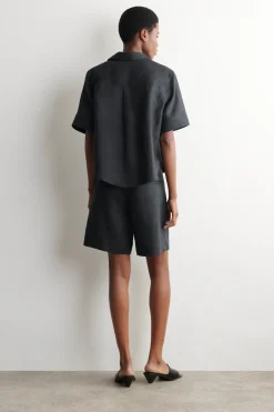 OVERSIZED SHORT-SLEEVED LINEN SHIRT