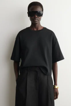 OVERSIZED T-SHIRT