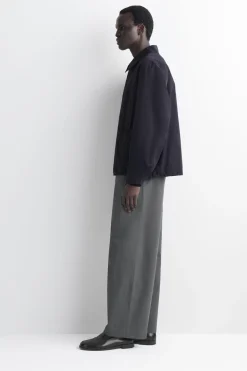 PACKABLE-HOOD WINDBREAKER JACKET