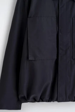 PACKABLE-HOOD WINDBREAKER JACKET
