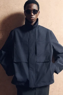 PACKABLE-HOOD WINDBREAKER JACKET