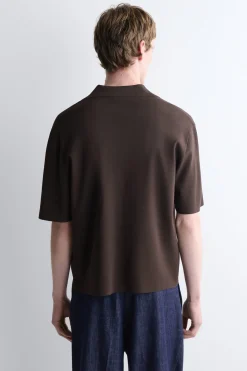 PERFORATED KNITTED SHORT-SLEEVED SHIRT