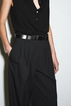 PLEATED BARREL-LEG WOOL PANTS