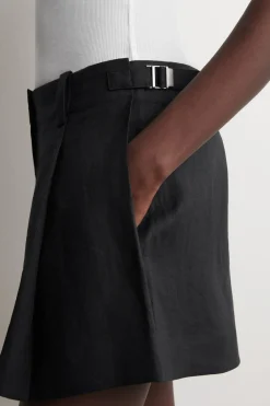 PLEATED BELTED LINEN SHORTS