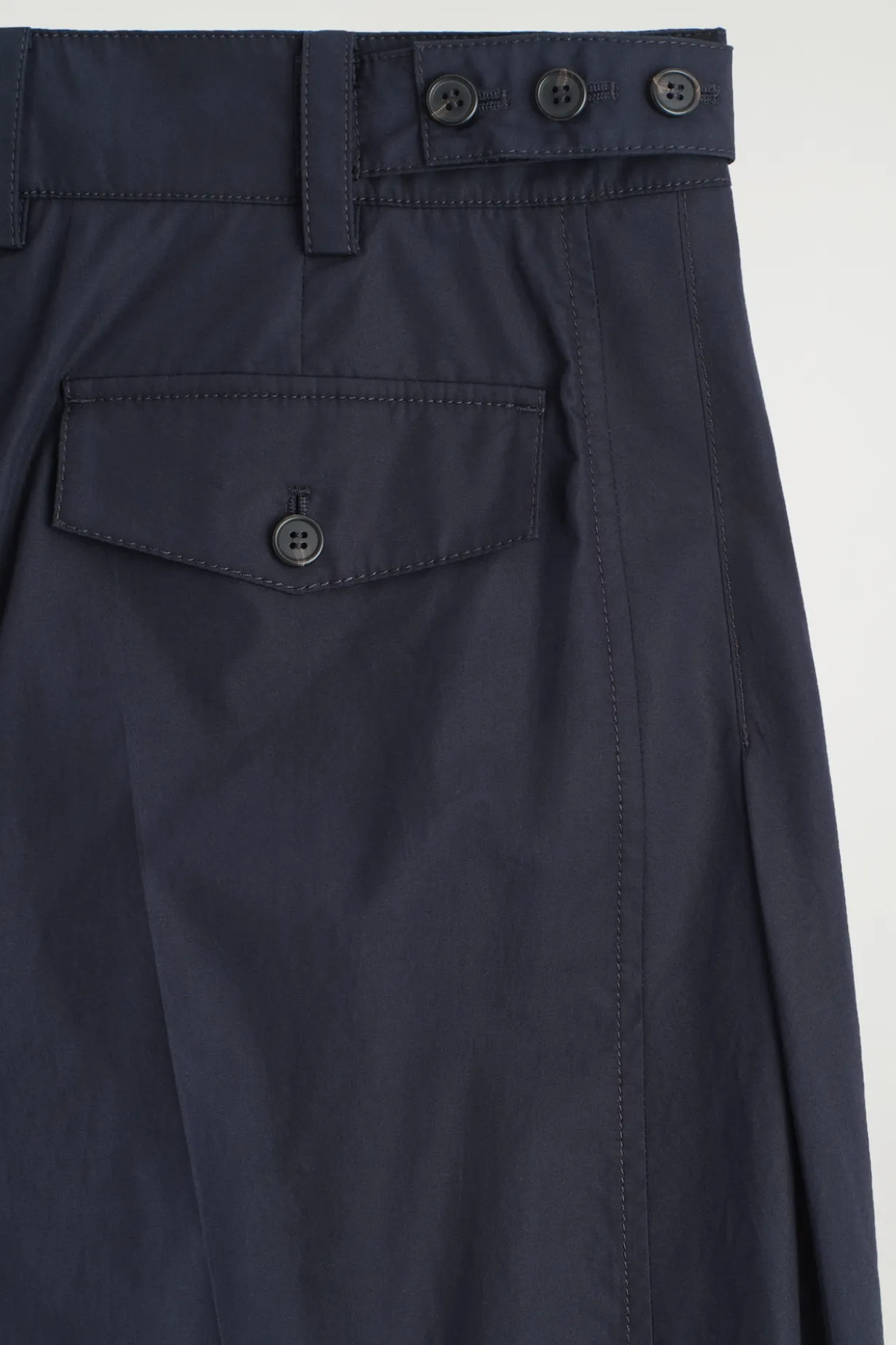 PLEATED COTTON BARREL-LEG TROUSERS