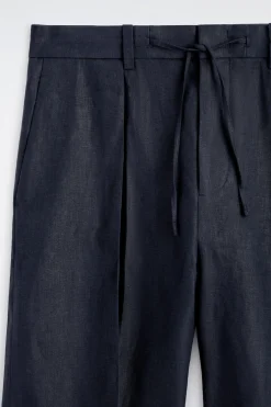 PLEATED LINEN DRAWSTRING SHORTS