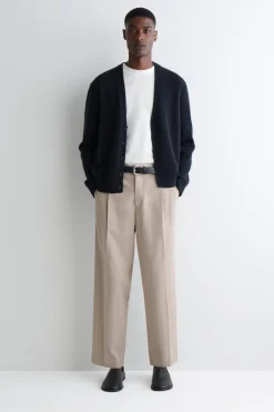 PLEATED RELAXED-FIT TAPERED PANTS