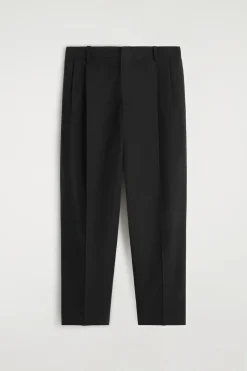 PLEATED RELAXED-FIT TAPERED PANTS