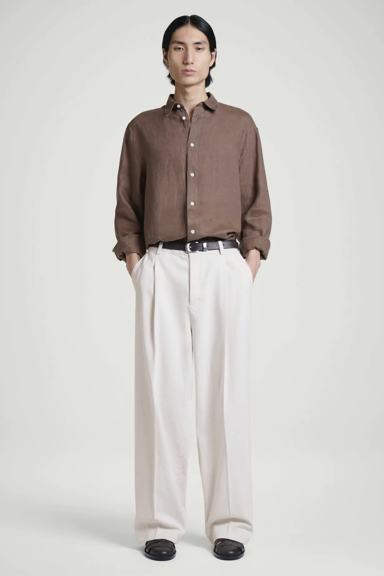 PLEATED WIDE-LEG DENIM PANTS