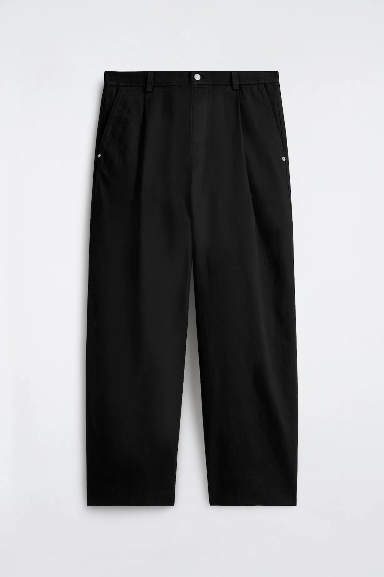 PLEATED WIDE-LEG DENIM PANTS