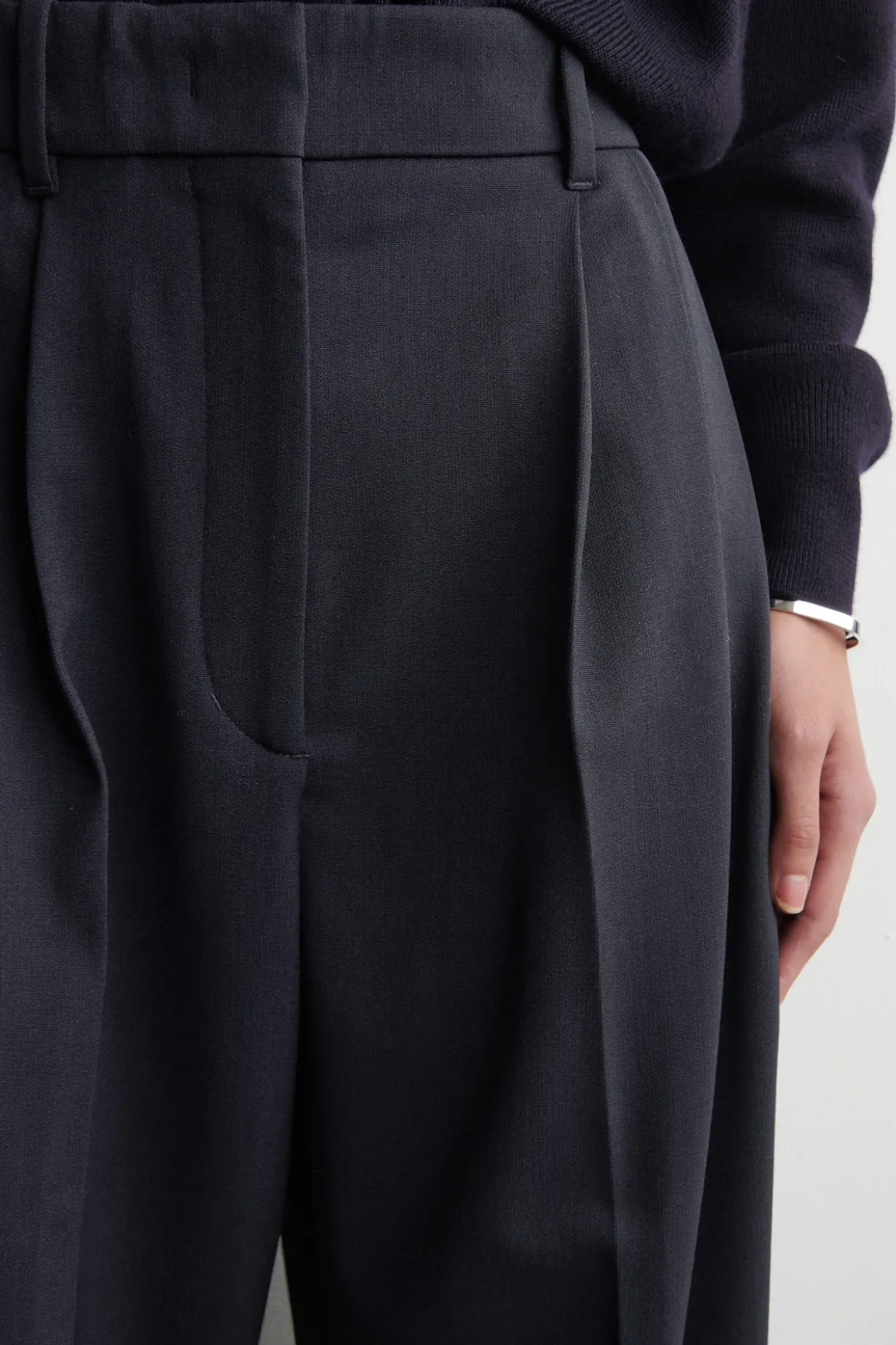 PLEATED WOOL-BLEND TULIP PANTS