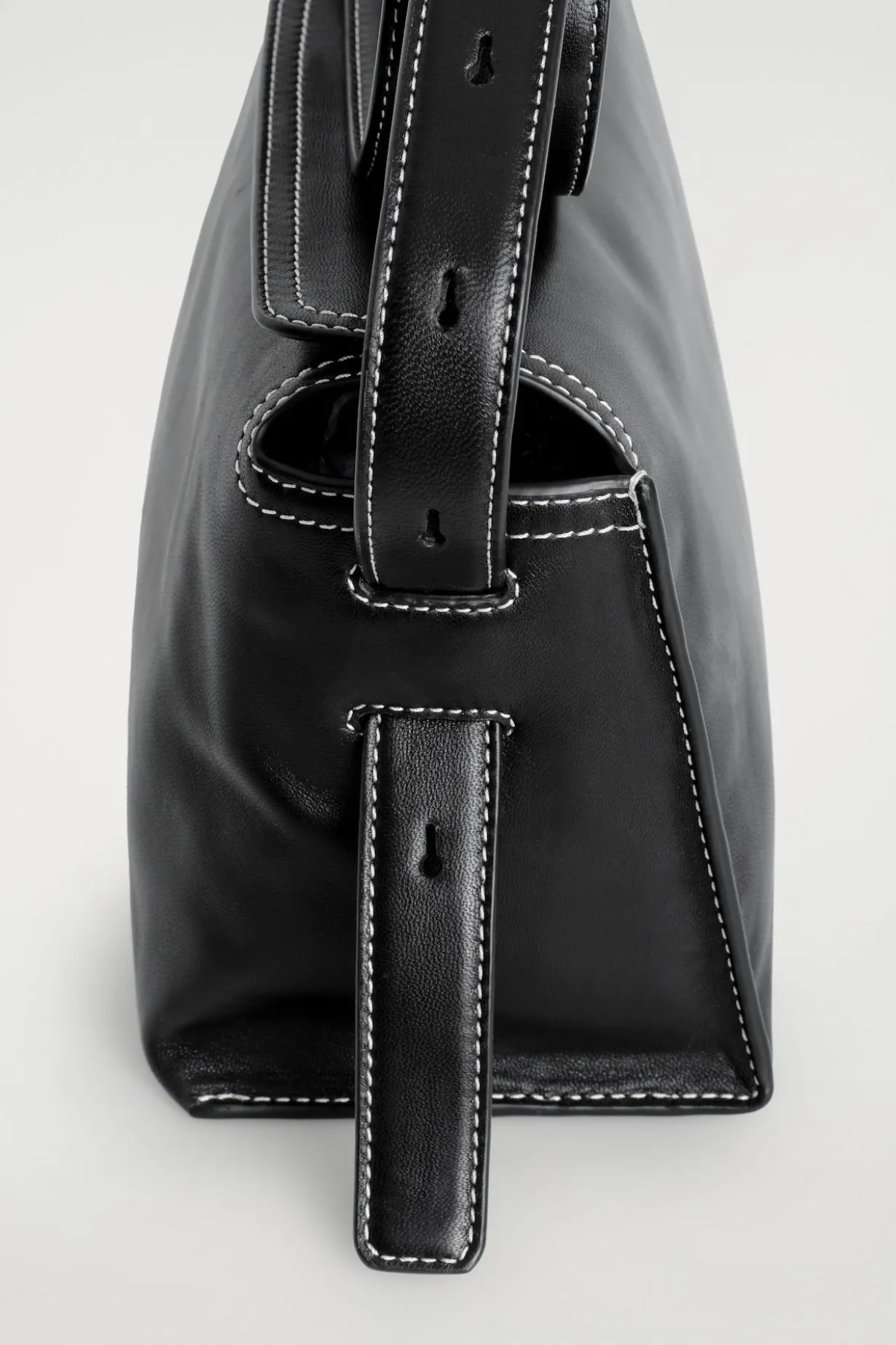 PLINTH CROSSBODY BAG - LEATHER