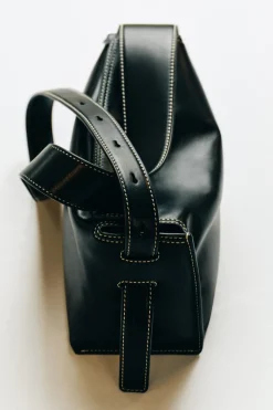 PLINTH CROSSBODY BAG - LEATHER