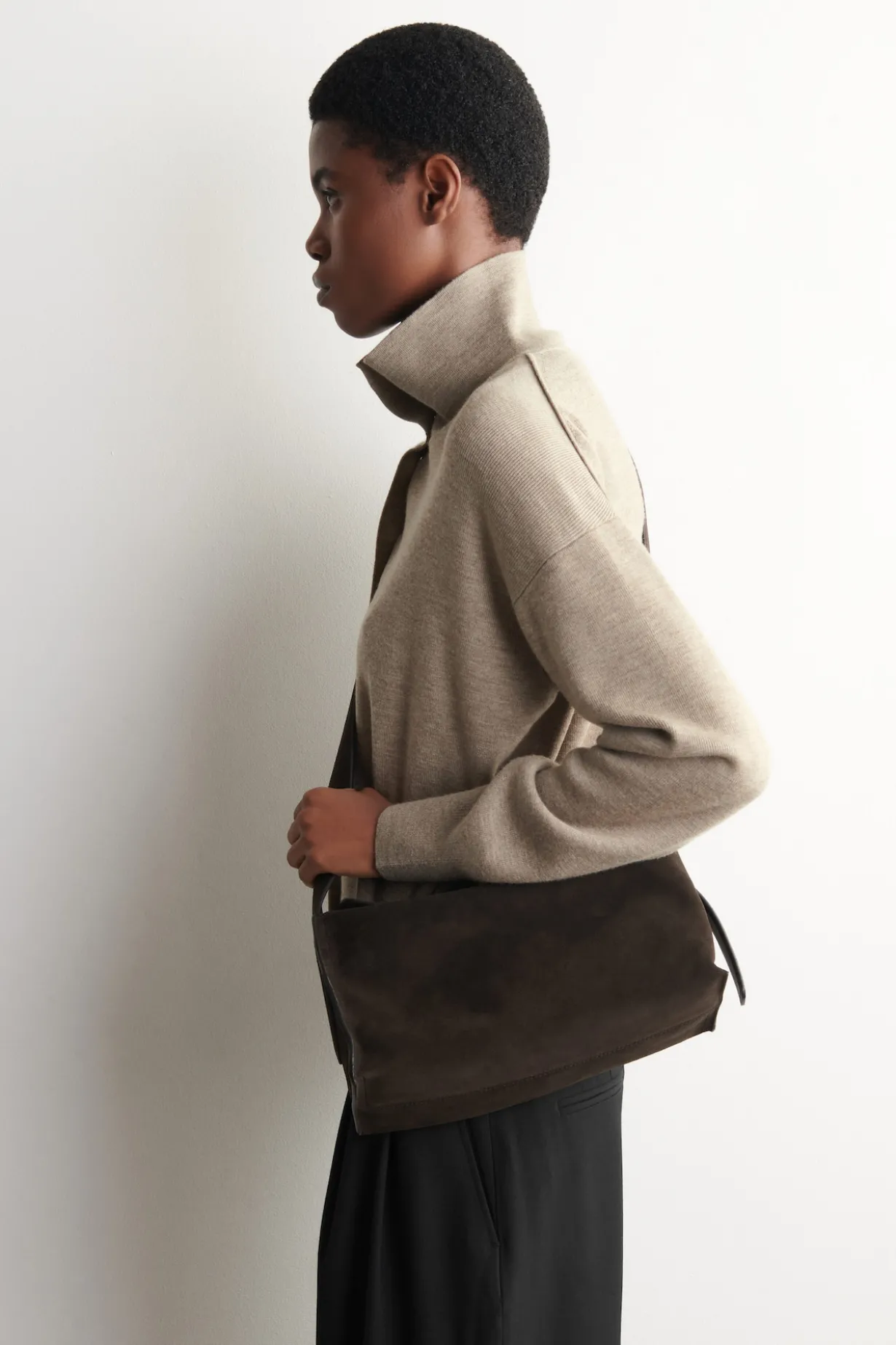 PLINTH CROSSBODY BAG - SUEDE