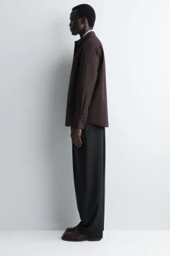 POCKET-DETAIL COTTON SHIRT