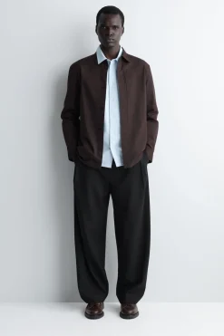 POCKET-DETAIL COTTON SHIRT