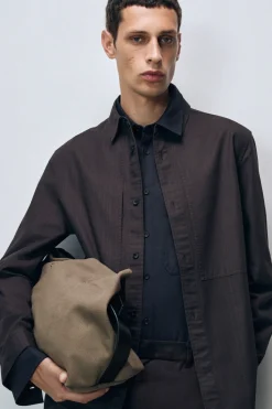 POCKET-DETAIL COTTON SHIRT
