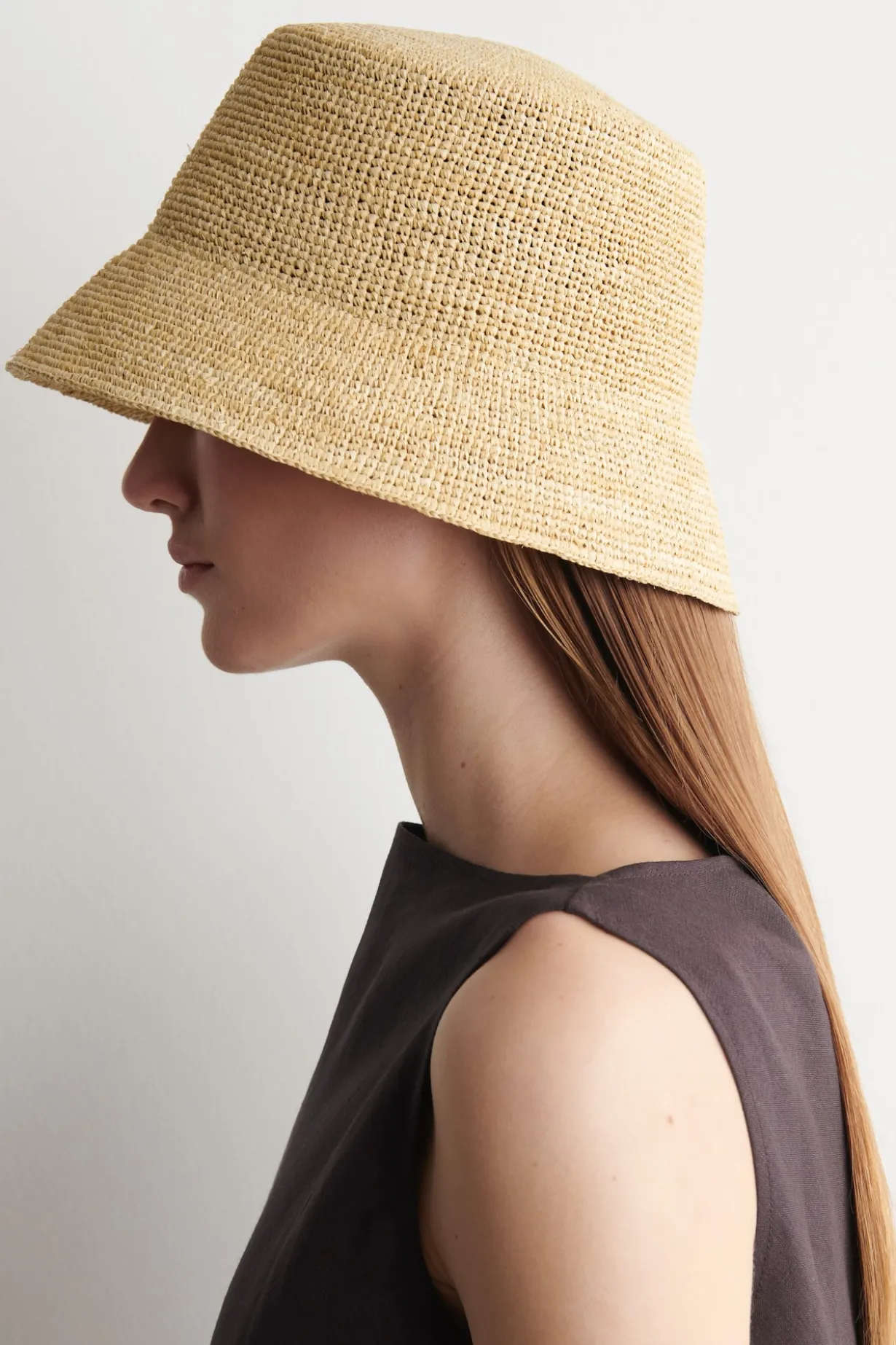 RAFFIA BUCKET HAT