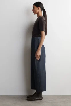 RAW DENIM CROPPED BARREL-LEG PANTS