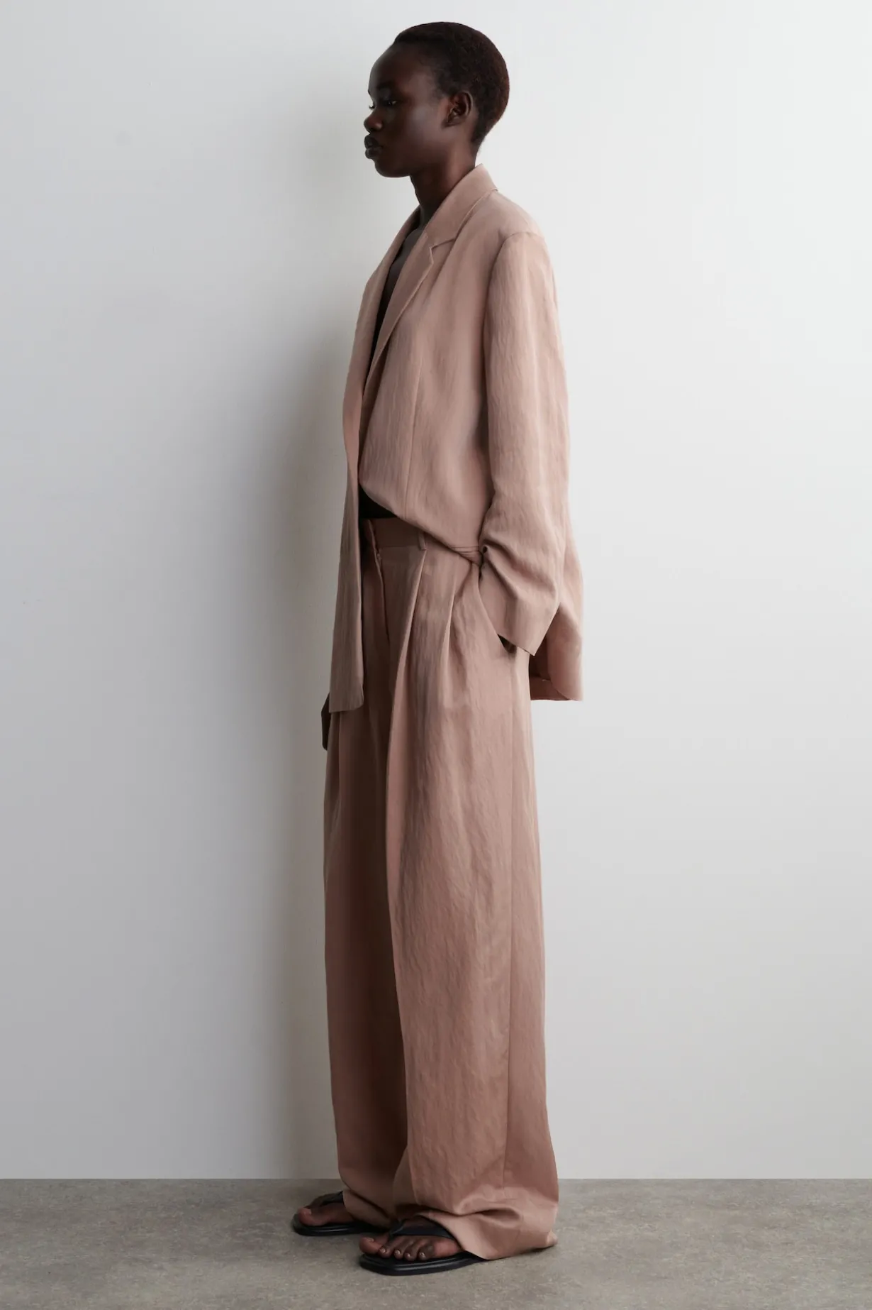 RELAXED FLUID WIDE-LEG PANTS
