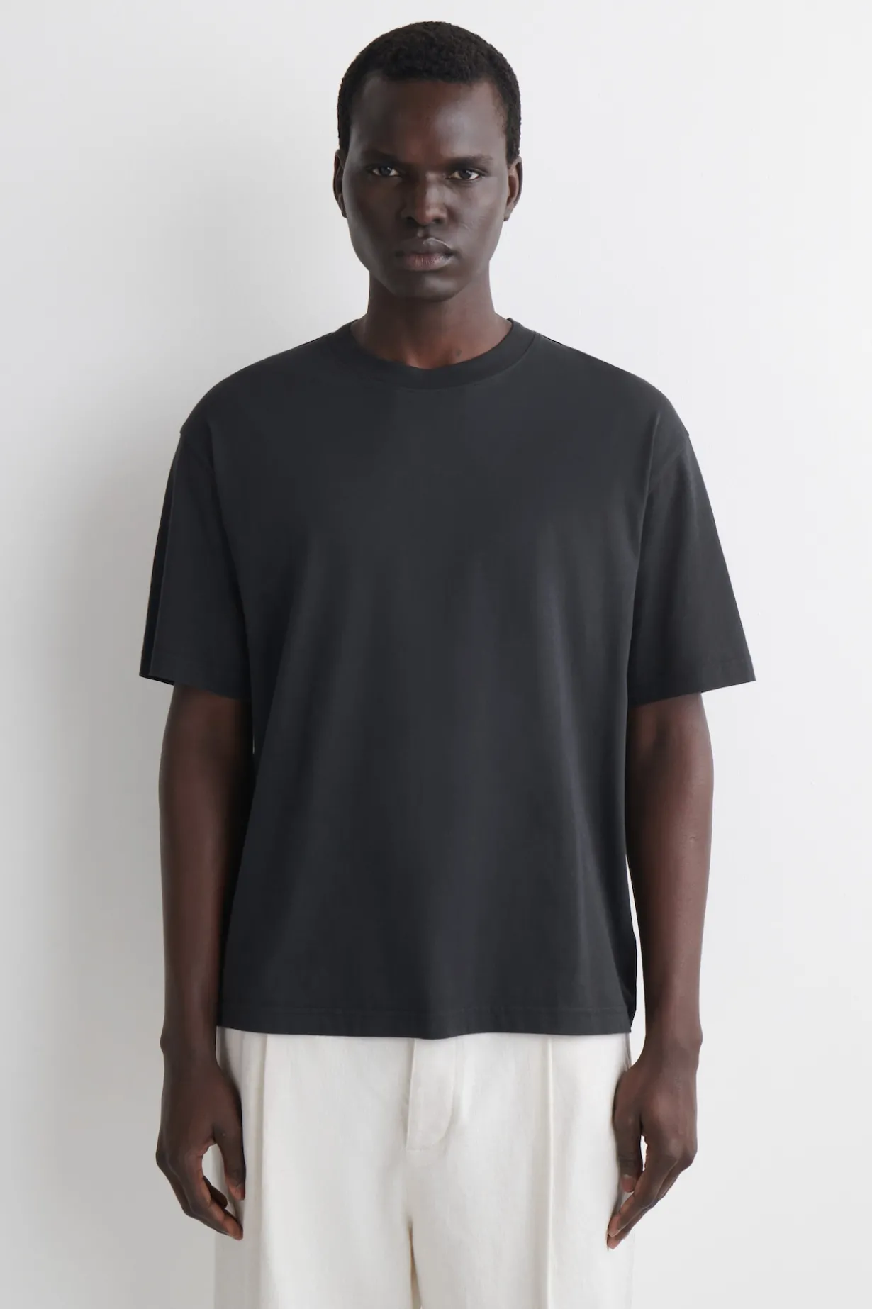 RELAXED LIGHTWEIGHT COTTON T-SHIRT