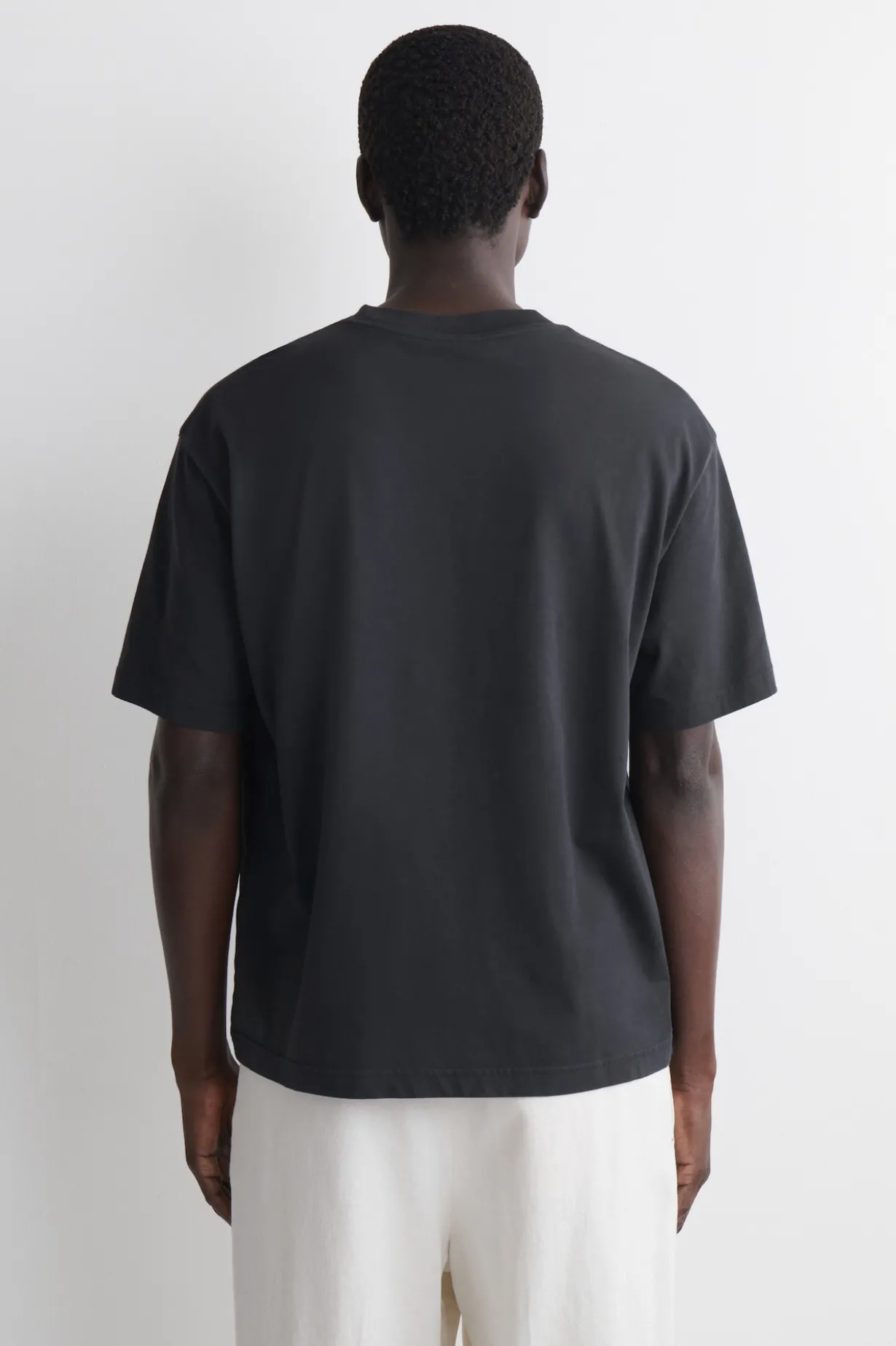 RELAXED LIGHTWEIGHT COTTON T-SHIRT
