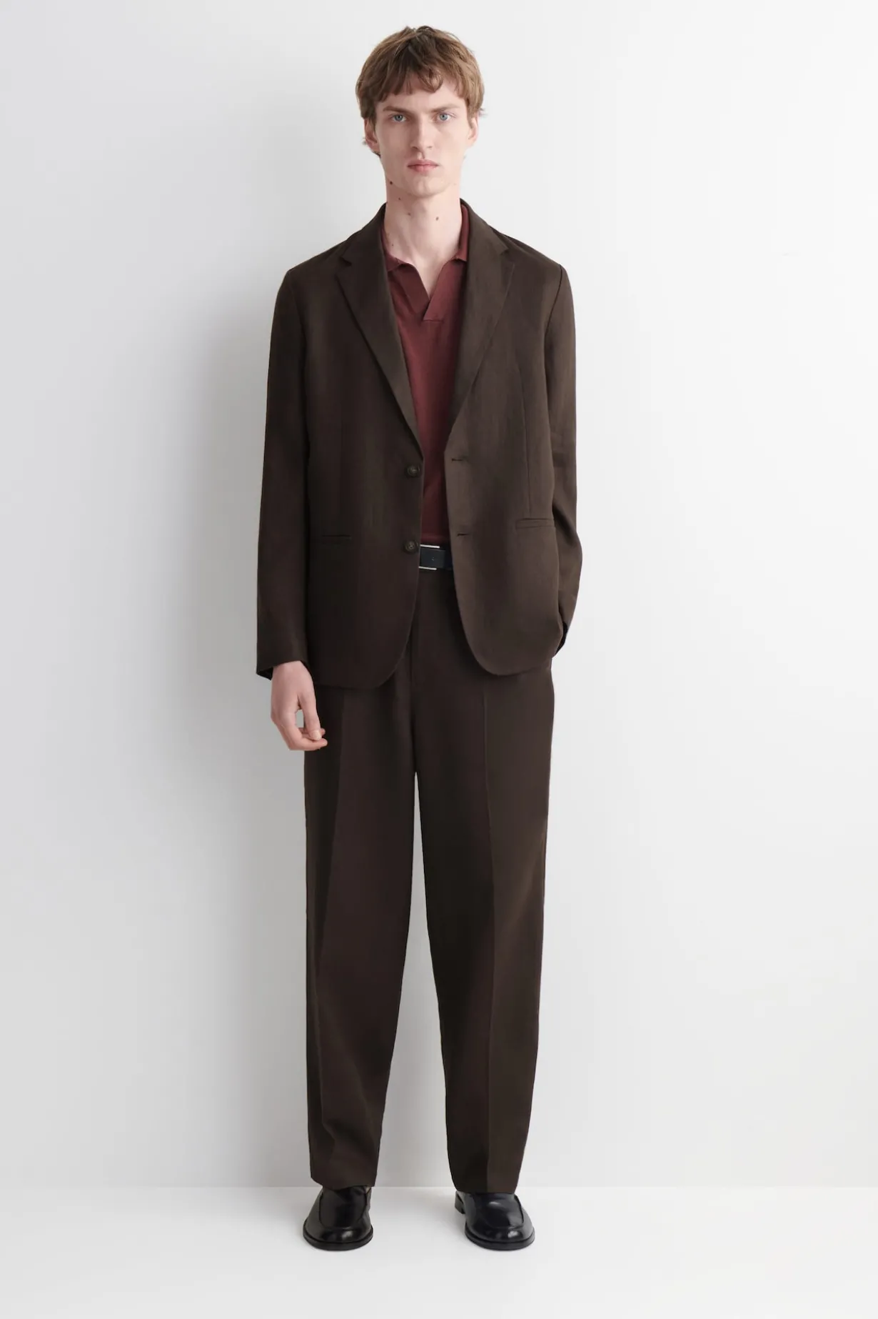 RELAXED LINEN TAPERED PANTS