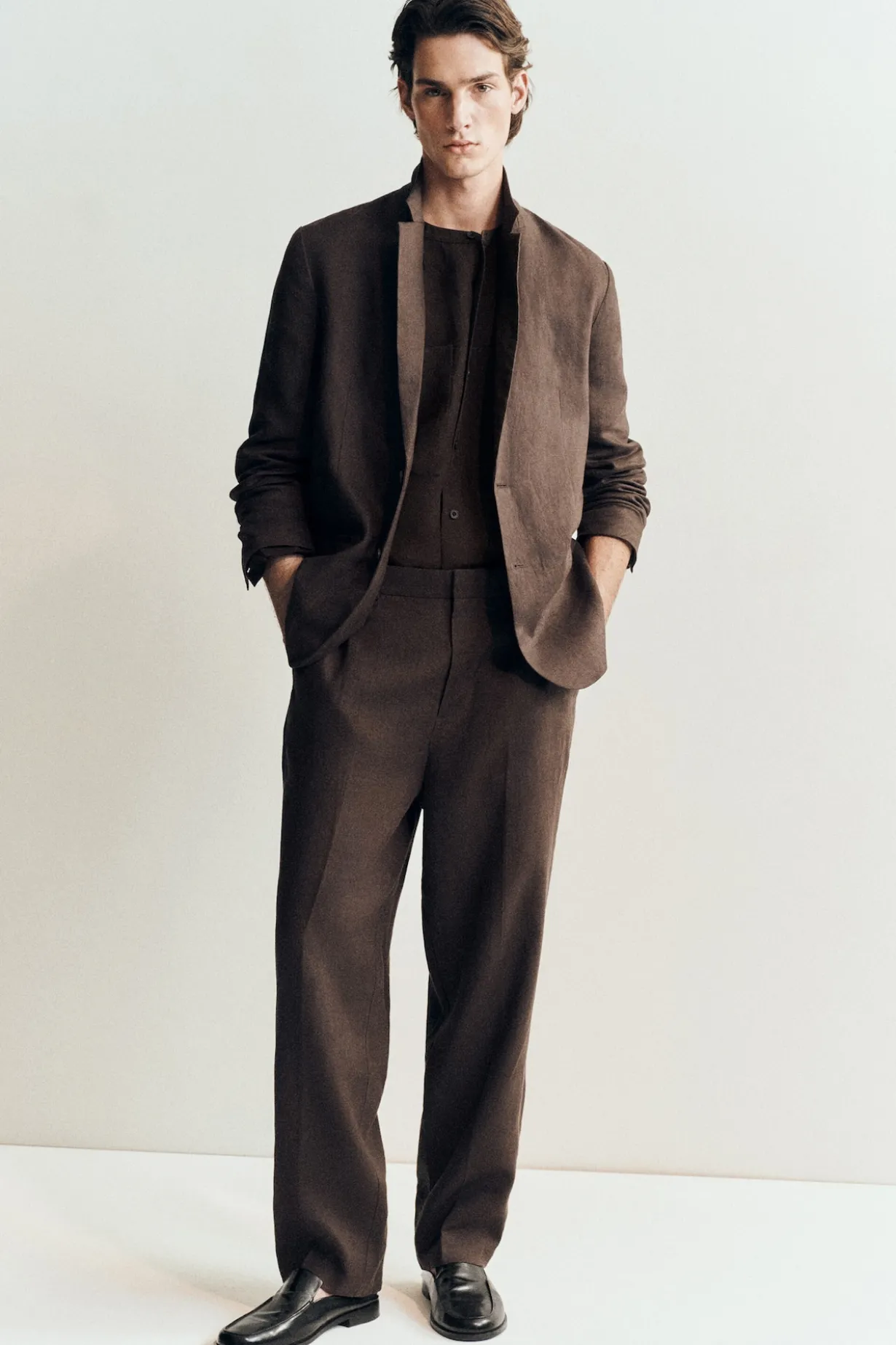 RELAXED LINEN TAPERED PANTS