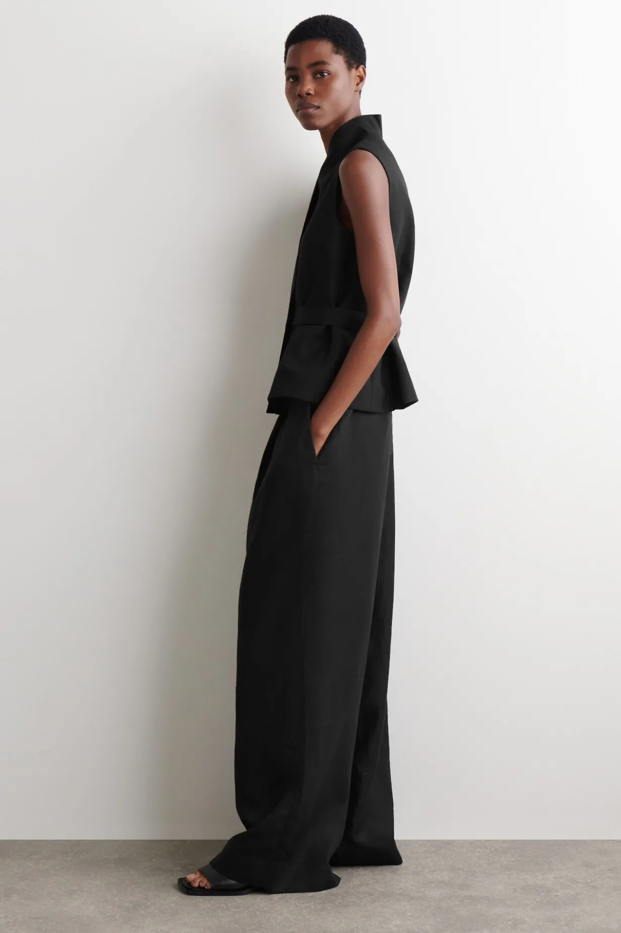 RELAXED LINEN-BLEND WIDE-LEG PANTS