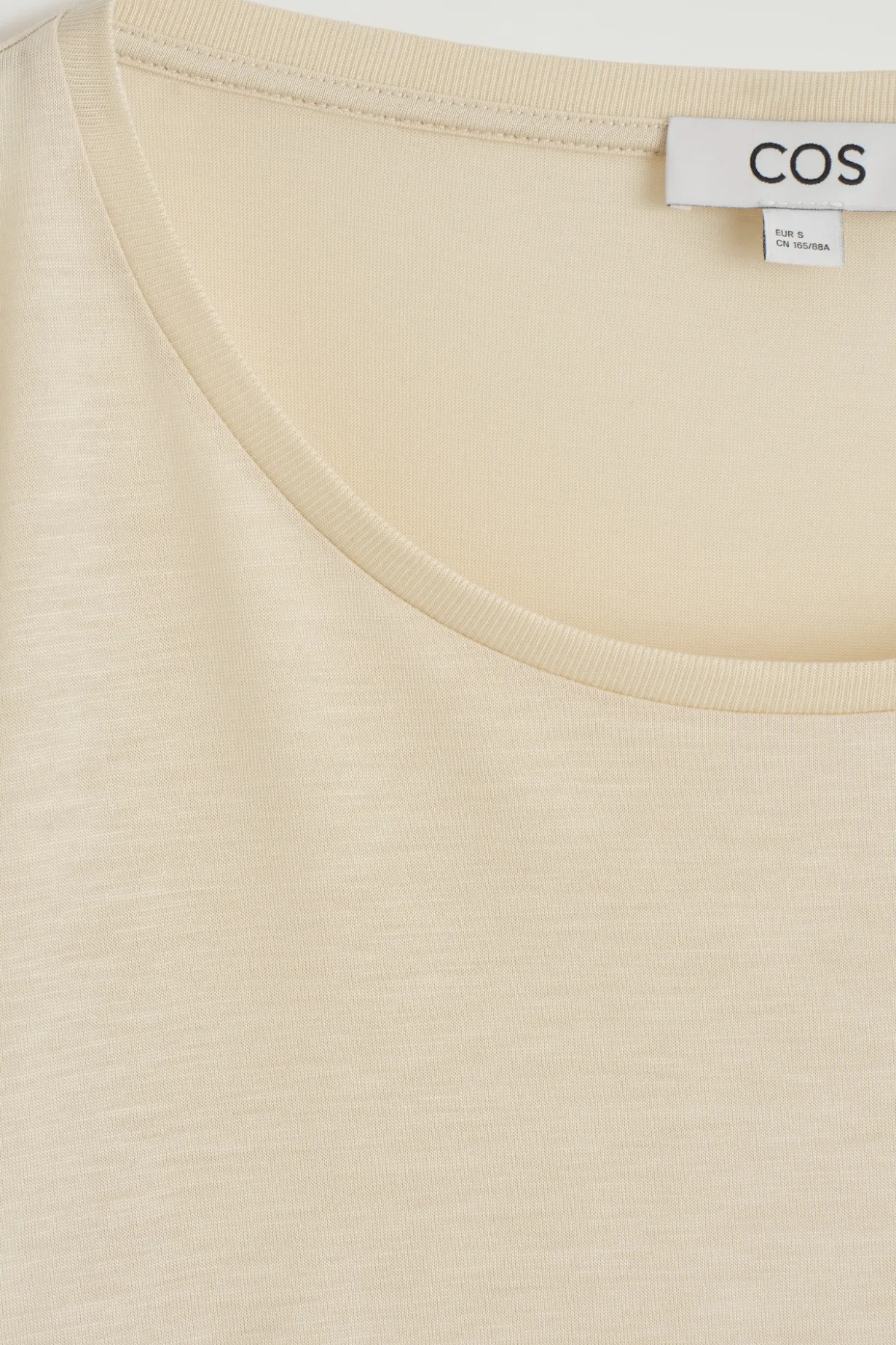 RELAXED SCOOP-NECK T-SHIRT