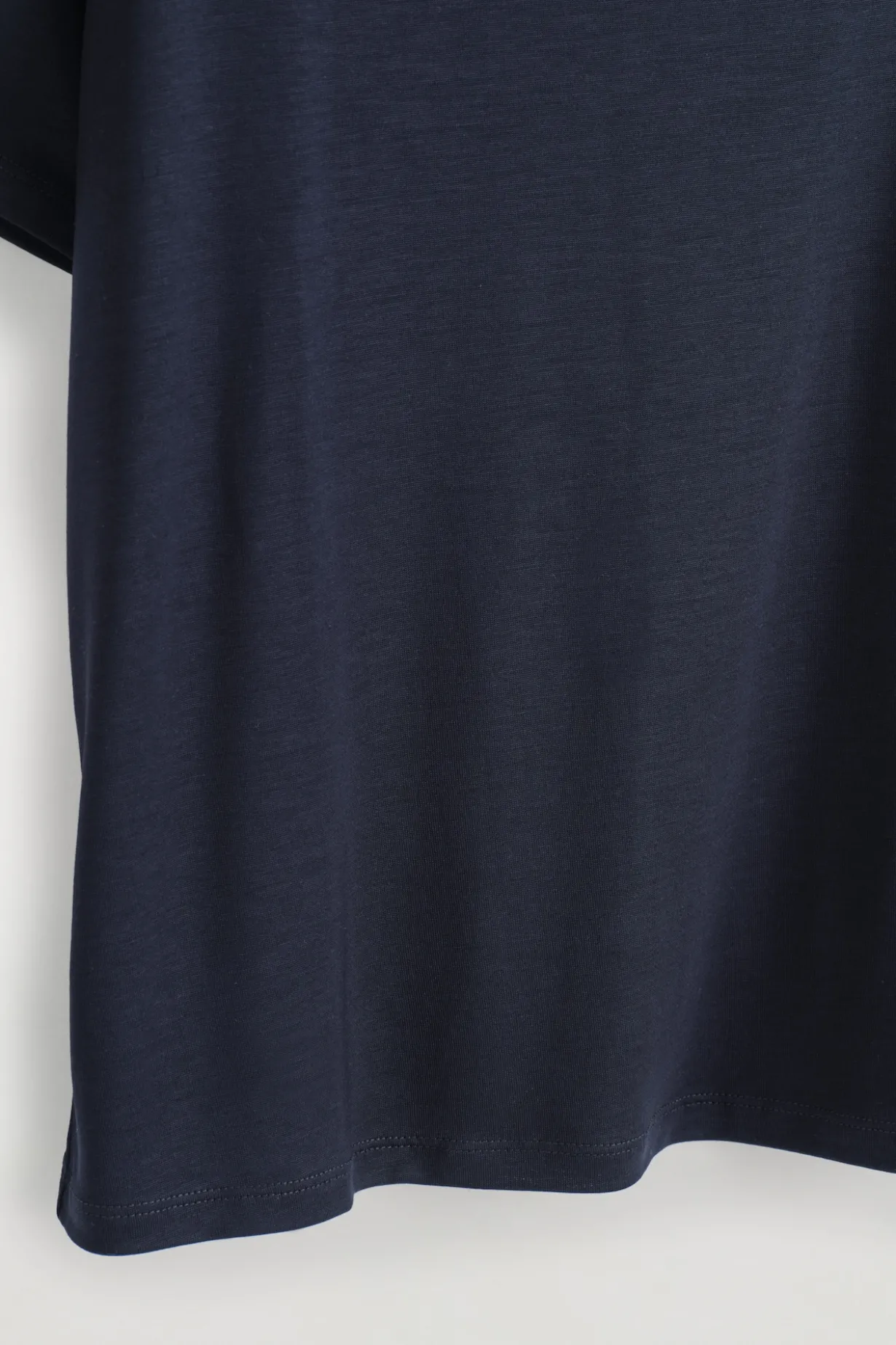 RELAXED SCOOP-NECK T-SHIRT