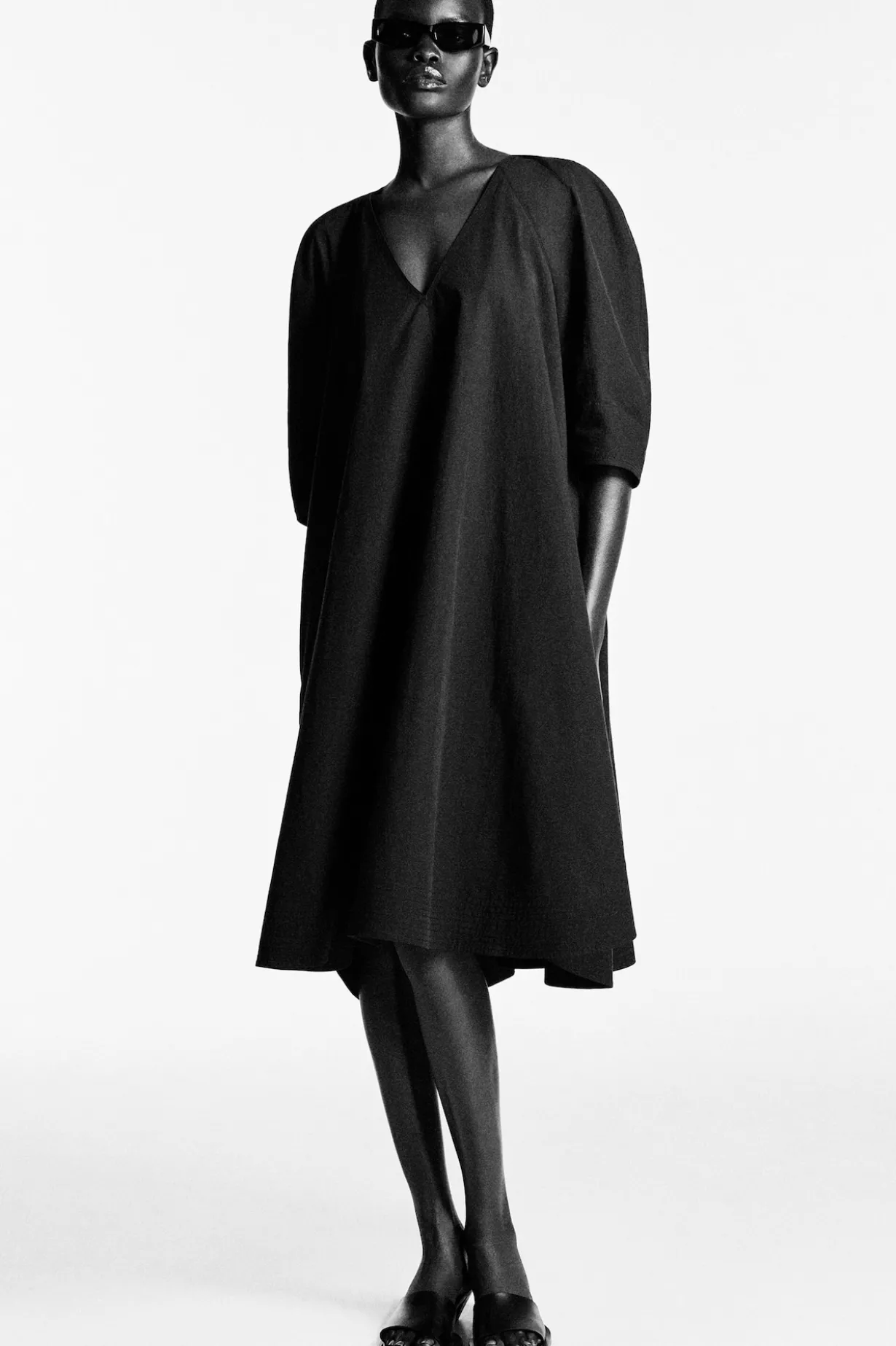 ROUNDED V-NECK COTTON MIDI DRESS