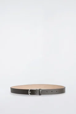ROUNDED-BUCKLE LEATHER BELT