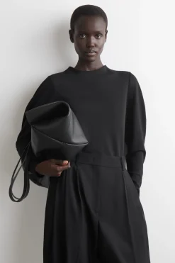 ROUNDED-SLEEVE TOP