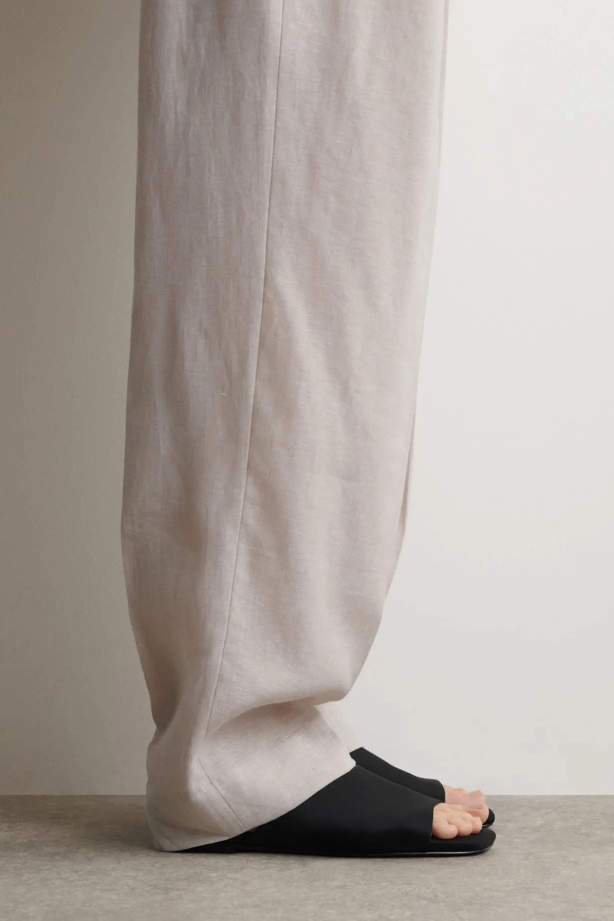 SCUBA SQUARE-TOE MULES