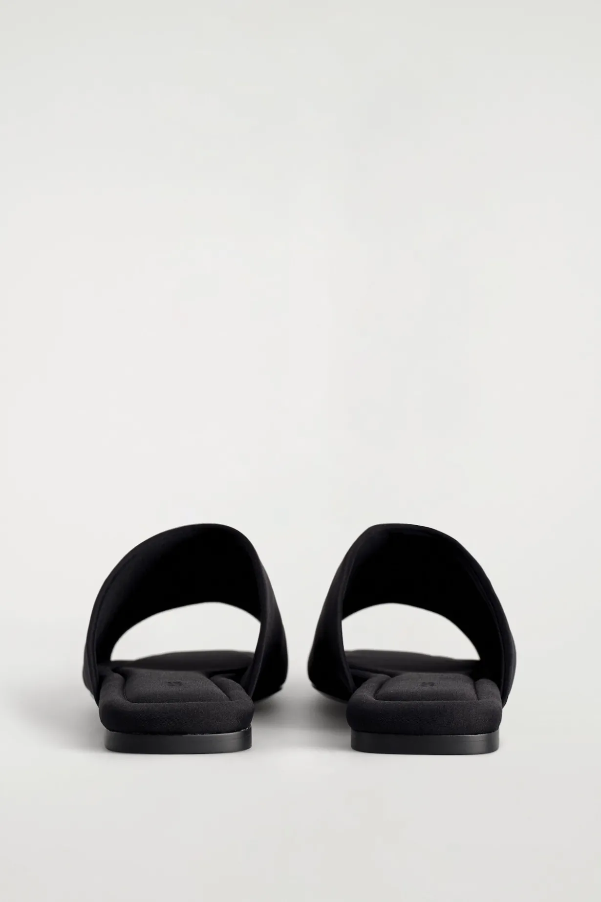SCUBA SQUARE-TOE MULES